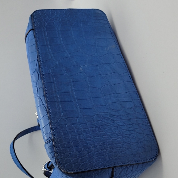 Bright blue Guess Purse, - Picture 3 of 12